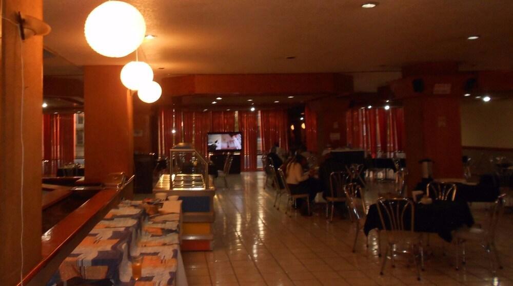 Hotel Excelencia De America Moroleon Exterior photo